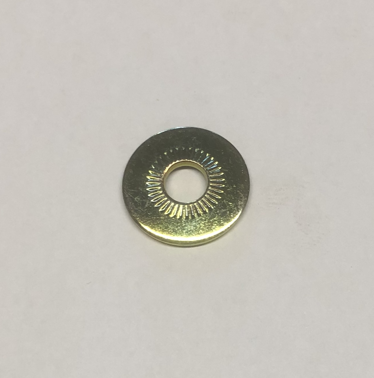 Unterlegscheibe mit Riefen M5x16 gelb verzinkt Unterlegscheibe mit Riefen M5x16 gelb verzinkt